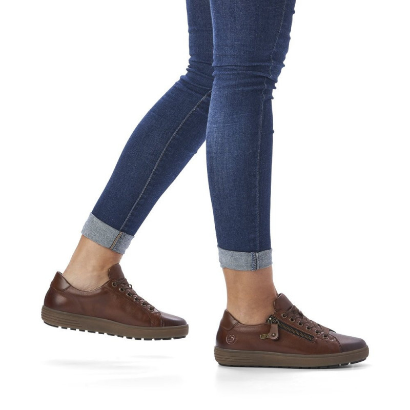 Naiste spordijalatsid Remonte D440024, pruun