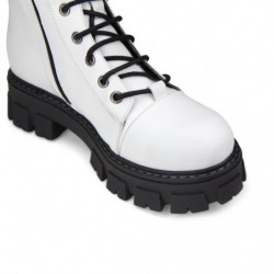 Naiste saapad Ferretti stiilis 0841217504, valged