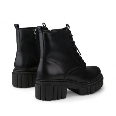 Naiste saapad Nicolo Ferretti 25821, must