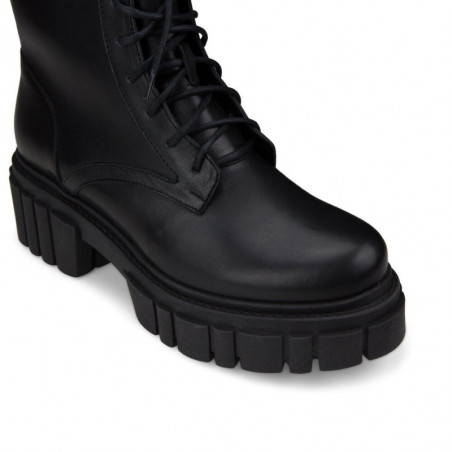 Naiste saapad Nicolo Ferretti 25821, must