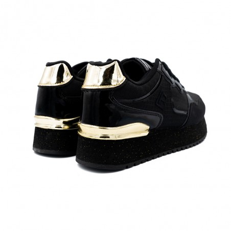 Laura Biagiotti naiste spordijalatsid