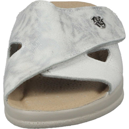 Polking naiste plätud