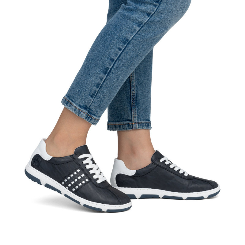 Rieker naiste spordijalatsid